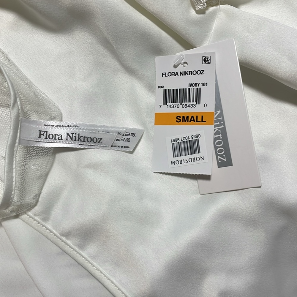 Flora Nikrooz Robe - Picture 7 of 7